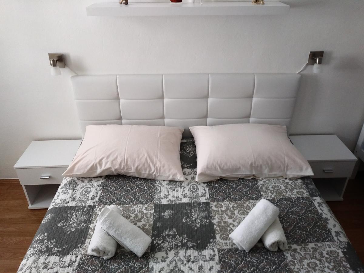Apartment Doris Primošten Buitenkant foto
